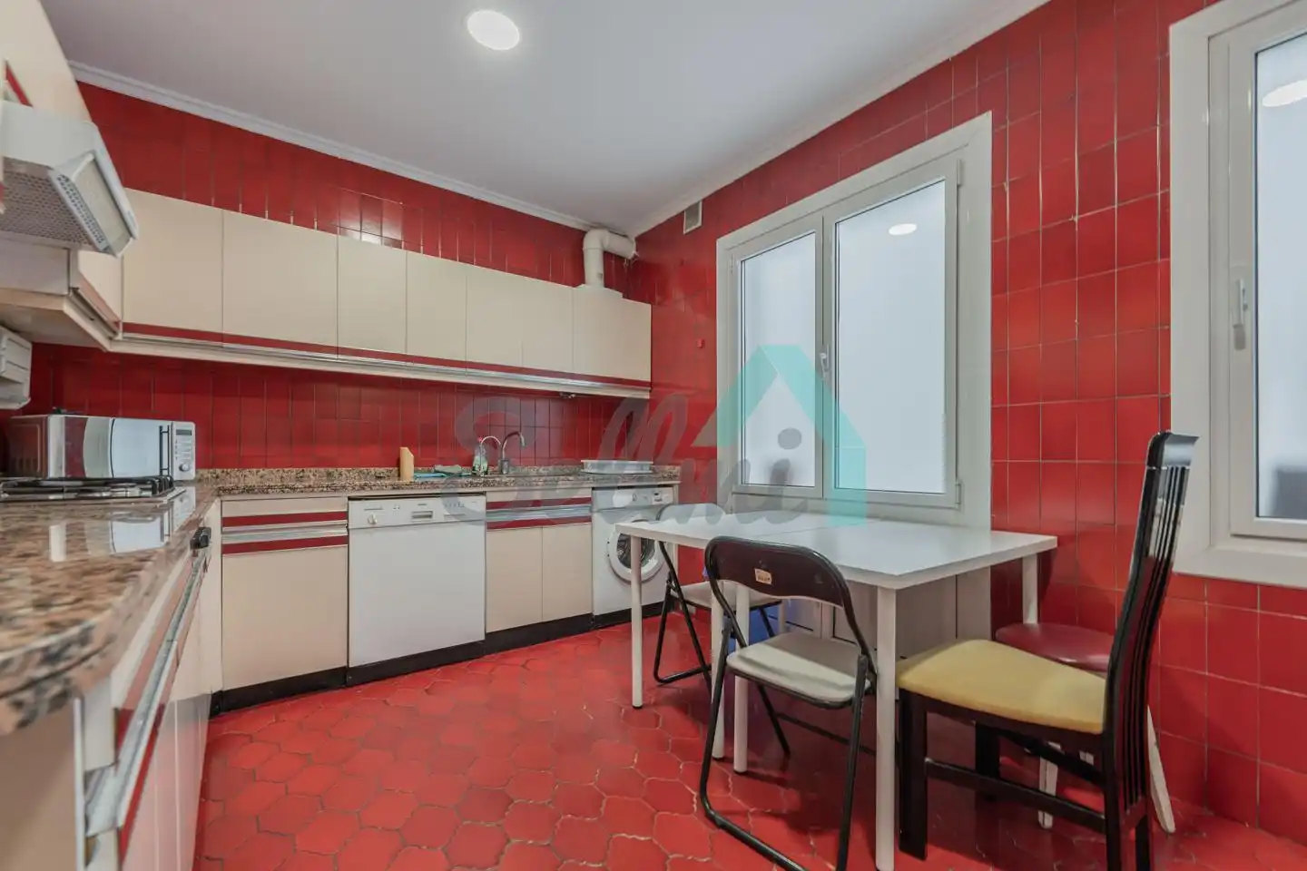 Kitchen of Flat for share in Oviedo   with Heating, Parquet flooring and Furnished