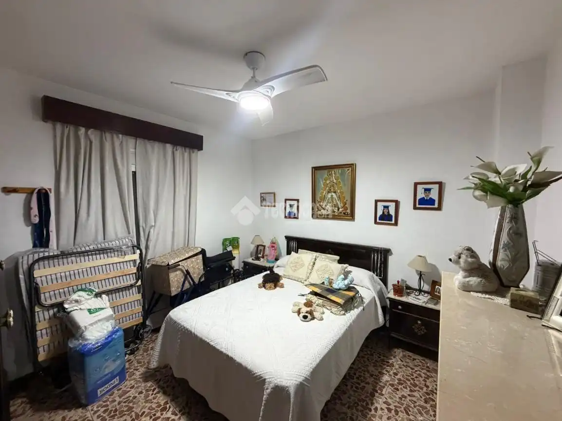 Bedroom of Houses for sale in Sevilla