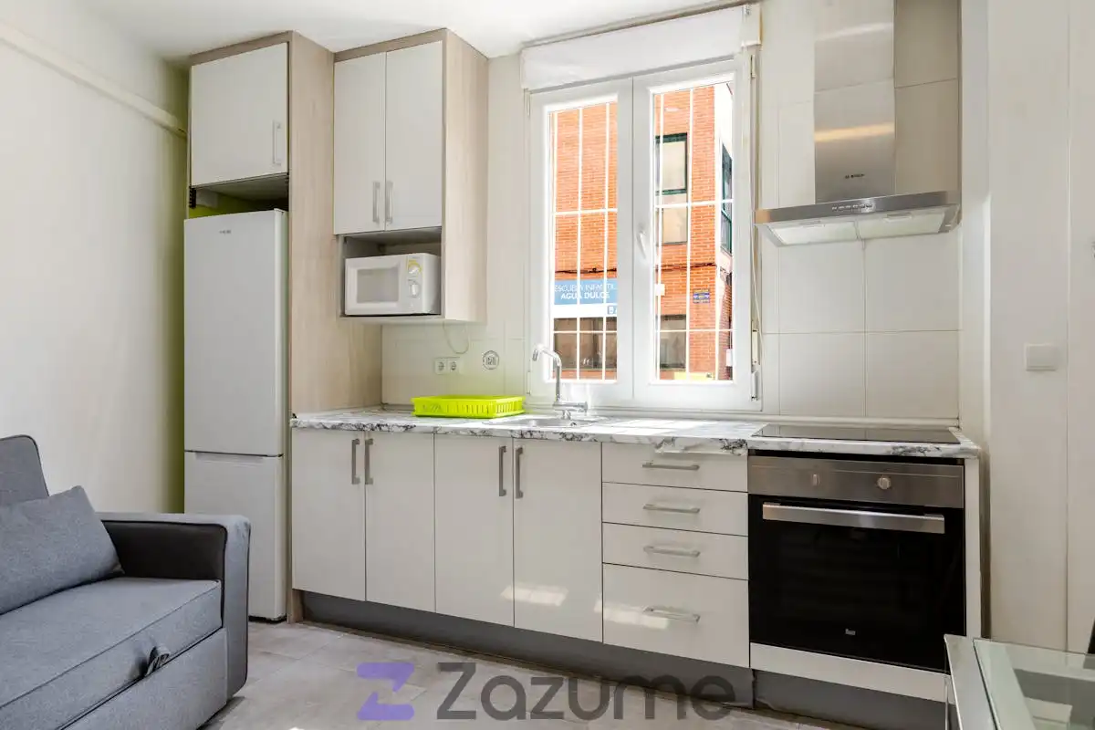 Kitchen of Flat for rent in Madrid  with Air Conditioner, Terrace and Furnished