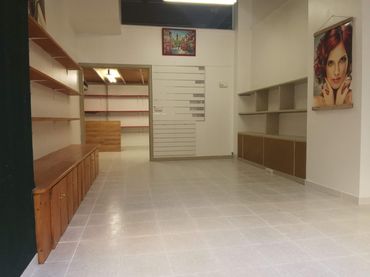 Local comercial de lloguer a Carballo