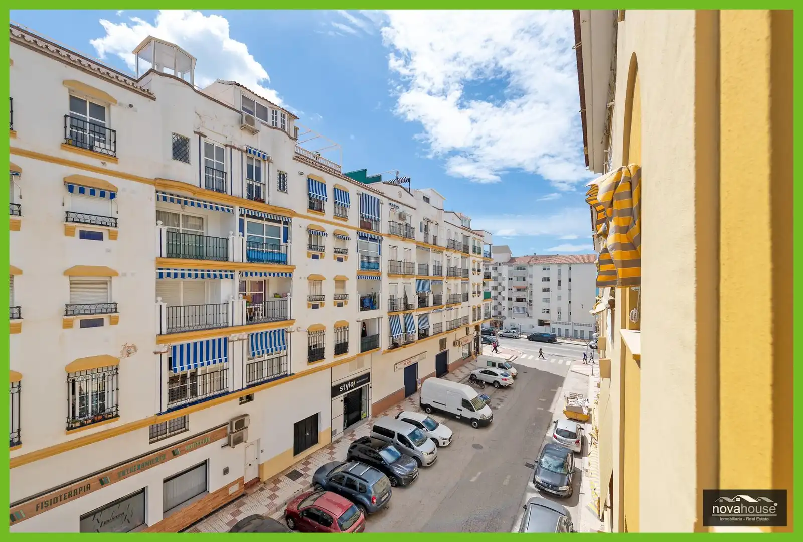 Außenansicht von Wohnung zum Verkauf in Rincón de la Victoria mit Terrasse, Abstellraum und Balkon