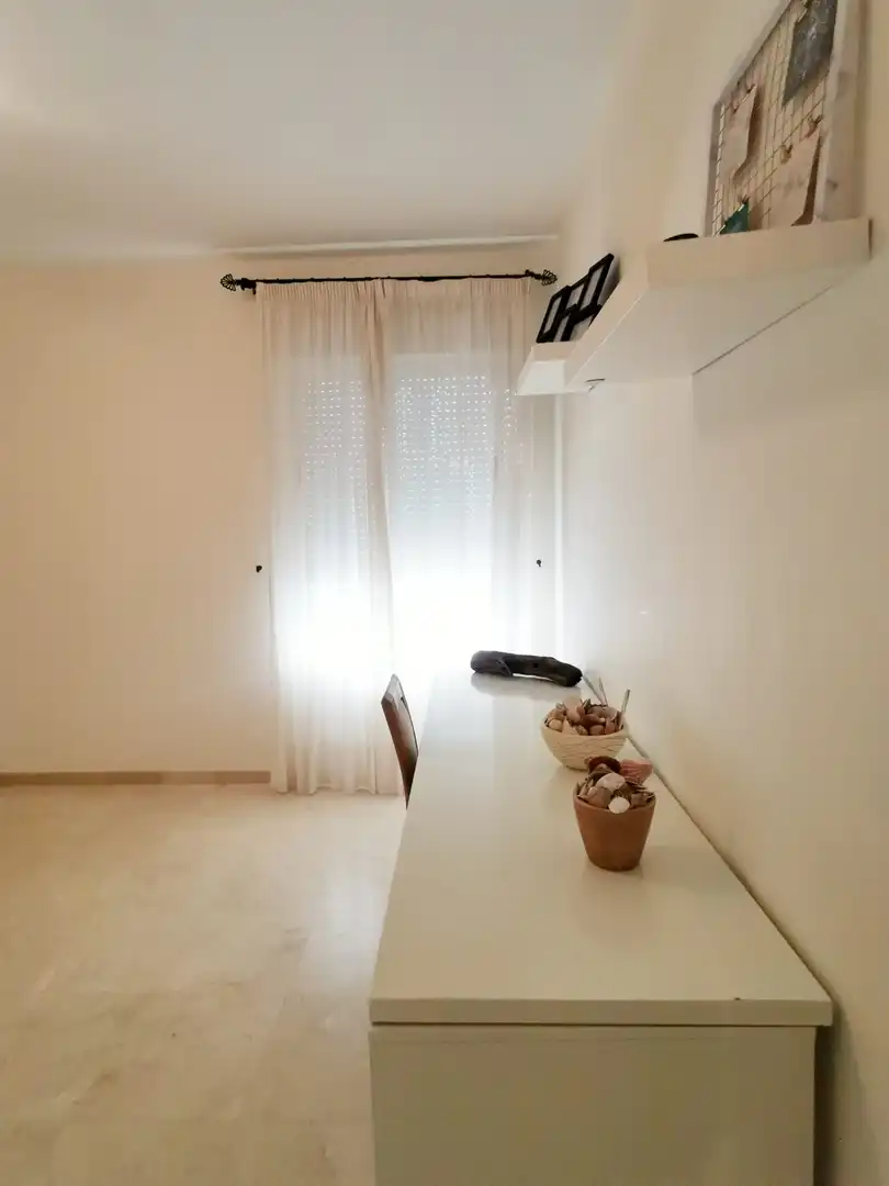 Habitación de Piso de alquiler en Marbella con Aire acondicionado, Terraza y Amueblado