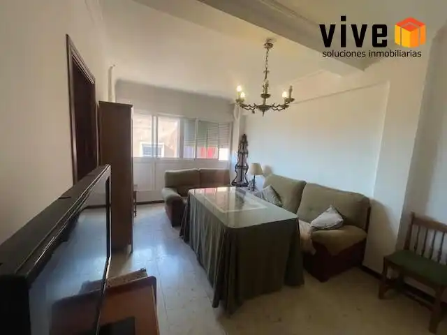Sala d'estar de Pis en venda en Sevilla amb Aire condicionat, Calefacció i Moblat