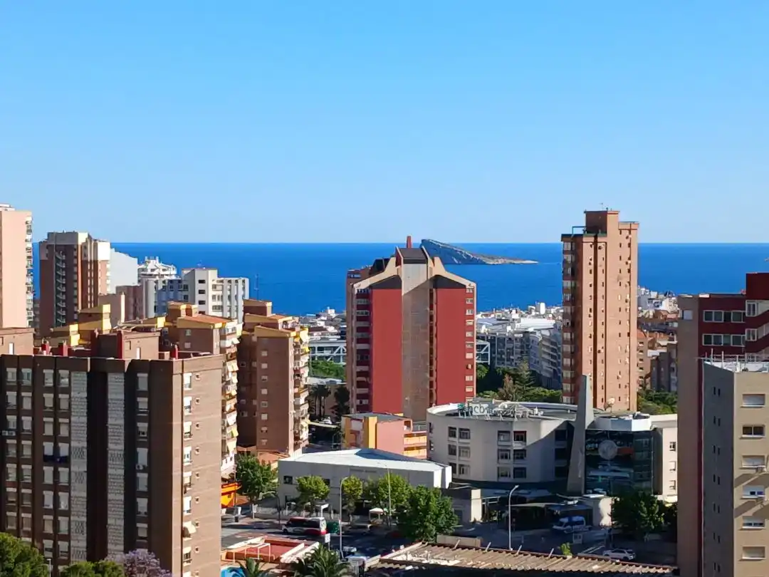 Vista exterior de Apartament en venda en Benidorm amb Piscina
