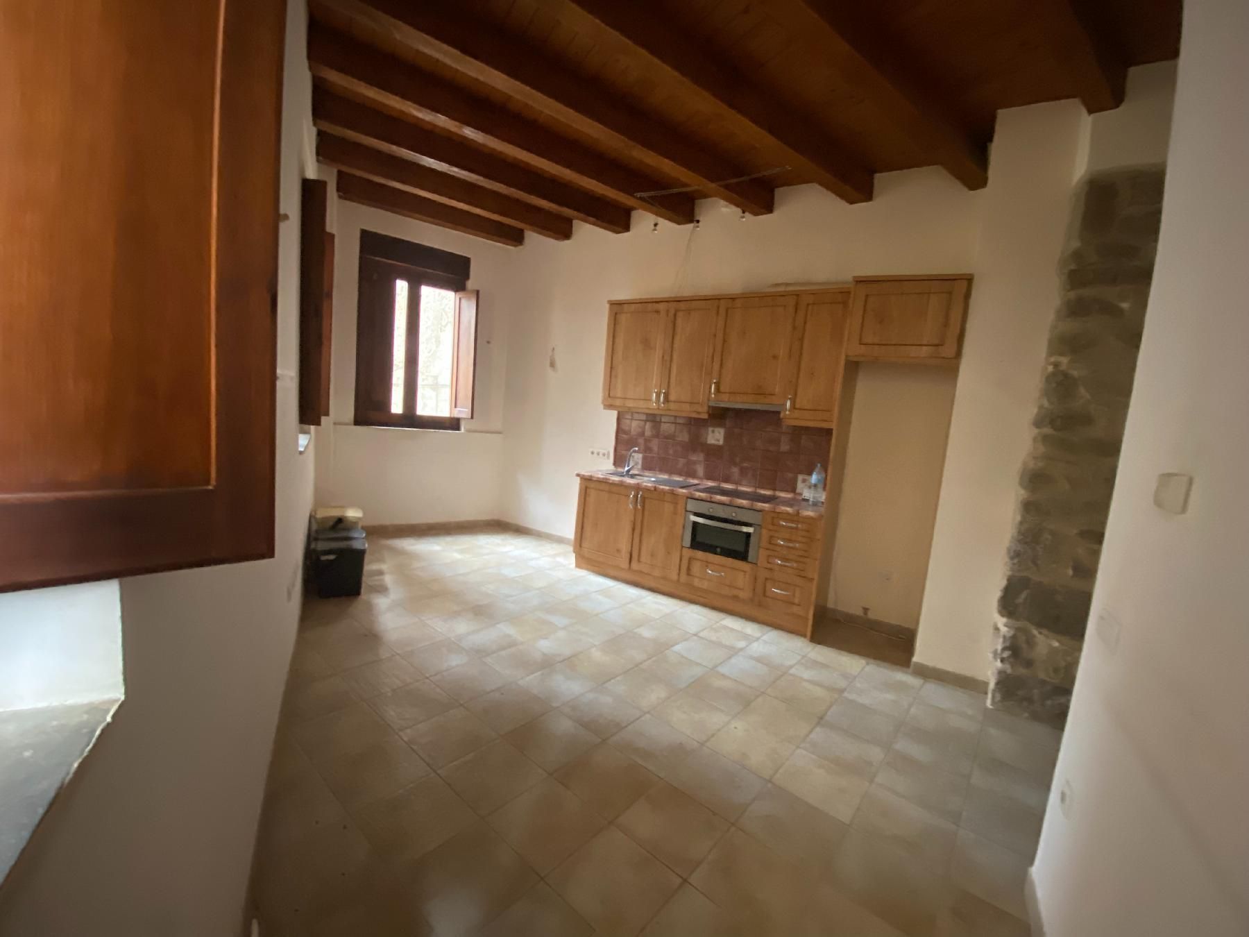 Pis en venda a Besalú