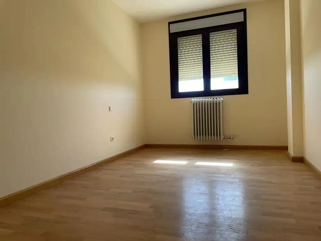 Bedroom of Flat for sale in Cortes de Pallás  with Parquet flooring, Terrace and Storage room