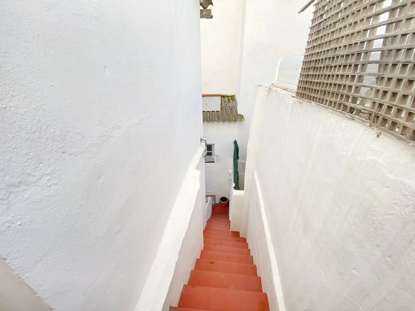 Außenansicht von Einfamilien-Reihenhaus zum Verkauf in Marbella mit Terrasse und Möbliert