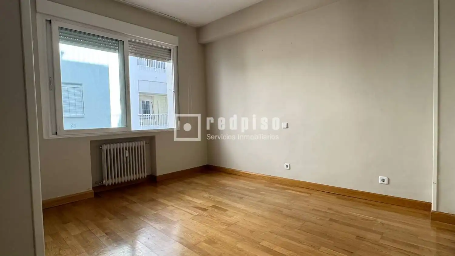Schlafzimmer von Wohnung zur Miete in Madrid mit Klimaanlage, Heizung und Parkett