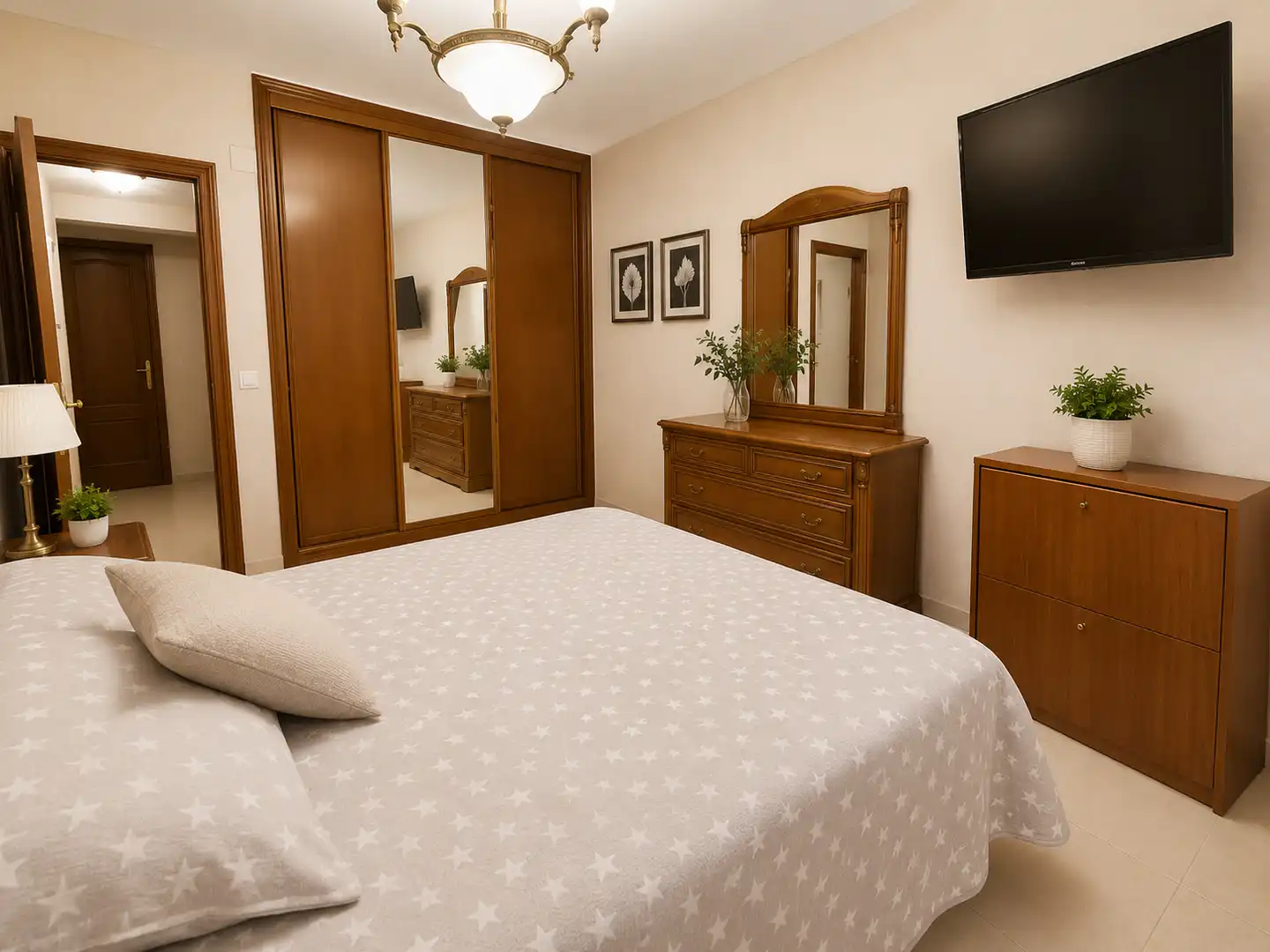 Bedroom of Flat for sale in Córdoba  with Air Conditioner, Heating and Oven