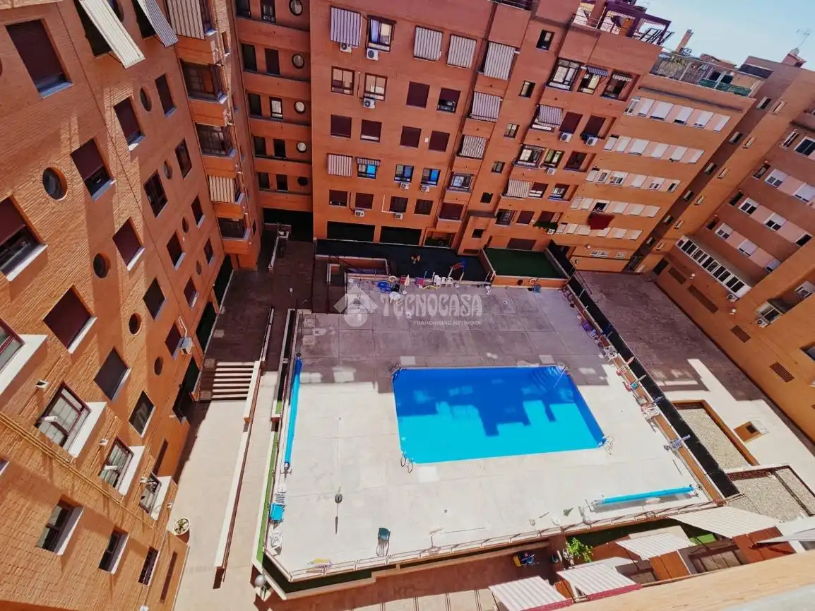 Schwimmbecken von Dachboden zum Verkauf in Parla mit Klimaanlage, Heizung und Terrasse