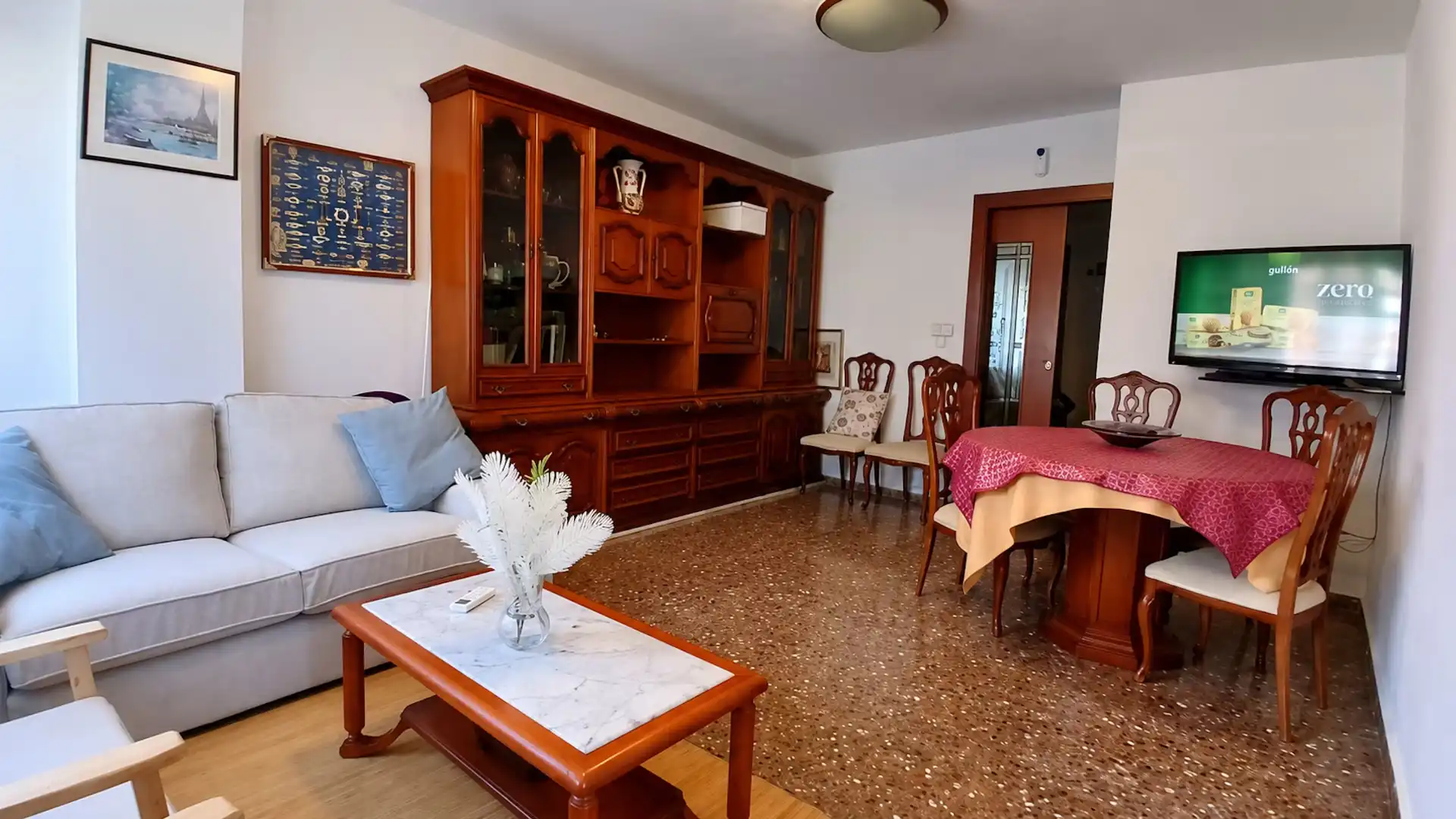 Living room of Flat for rent in Valencia  with Furnished, Oven and Washing machine