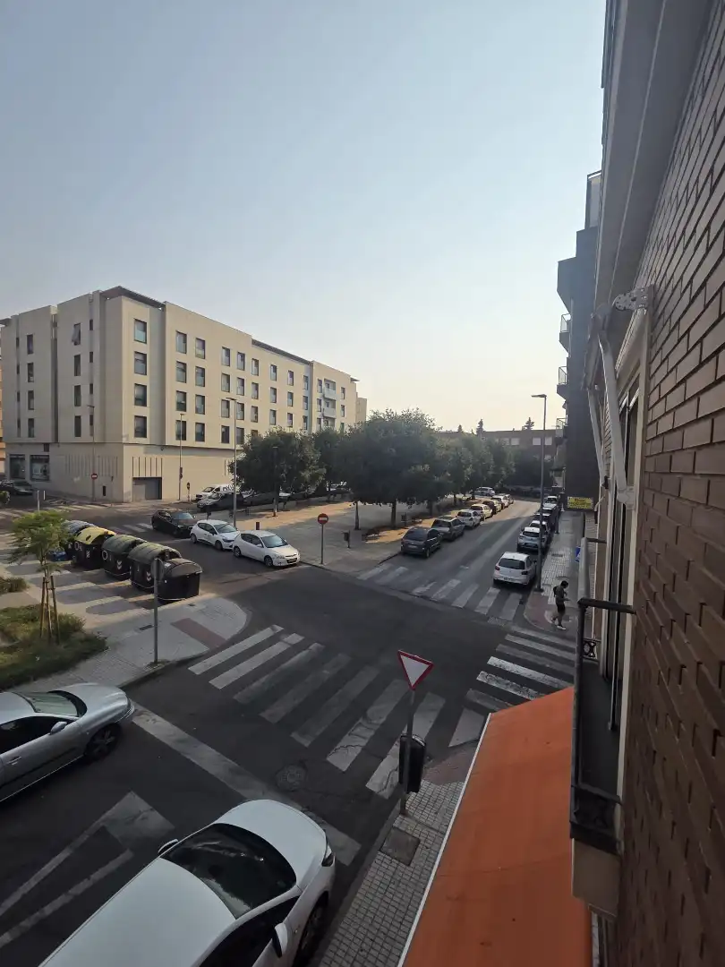 Außenansicht von Wohnungen zur Miete in Badajoz mit Klimaanlage, Heizung und Parkett