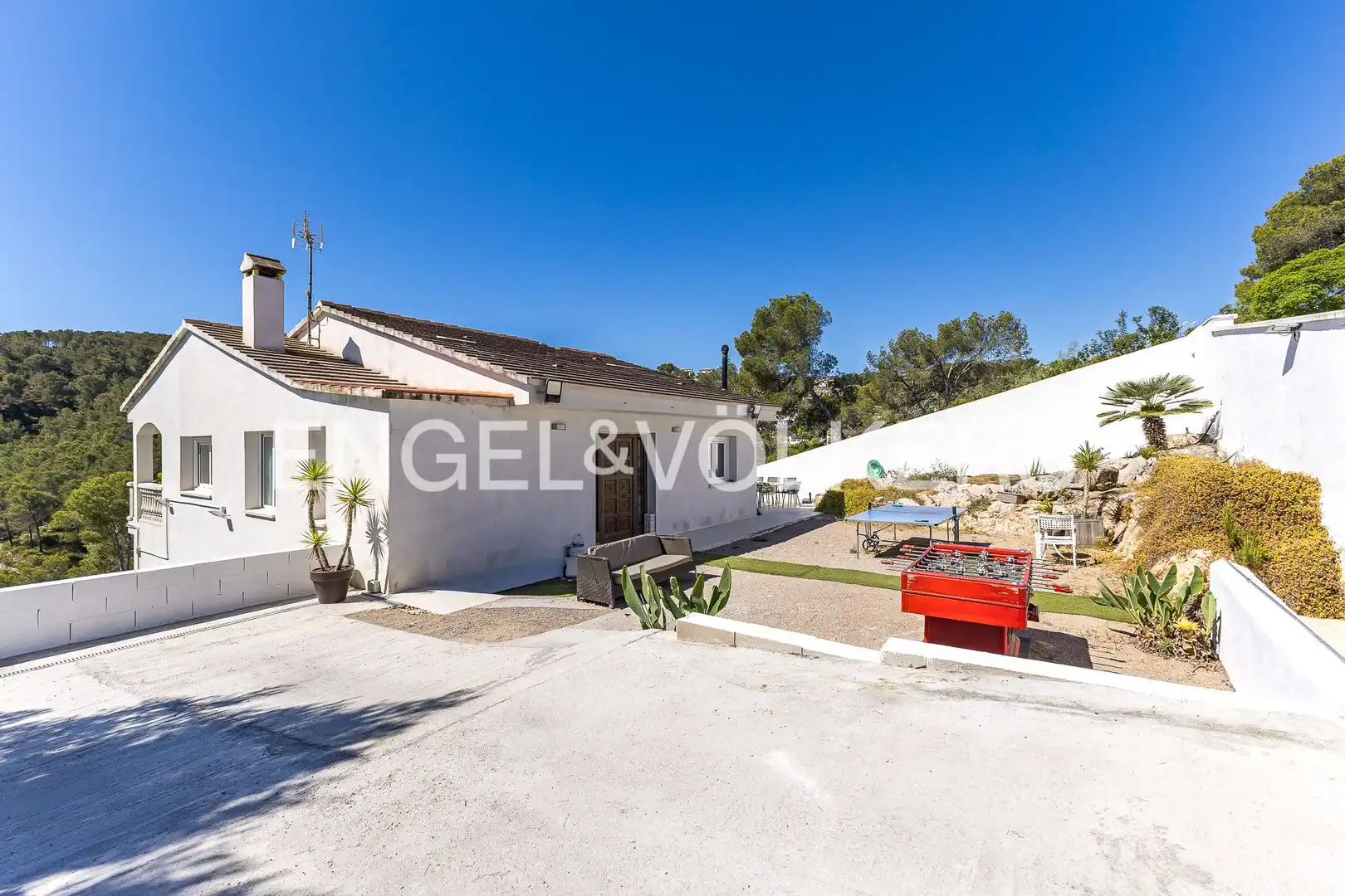 Vista exterior de Casa o xalet en venda en Sant Pere de Ribes amb Aire condicionat, Calefacció i Jardí privat