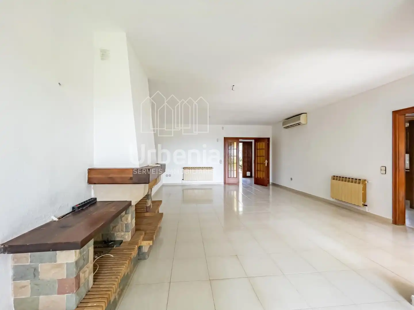 Casa con piscina en venta en Nucli Urbà, imagen 9