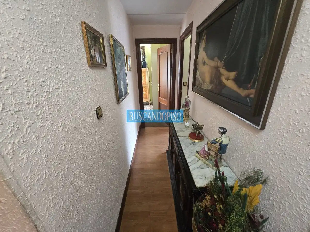 Wohnung zum Verkauf in  Logroño mit Heizung, Terrasse und Abstellraum