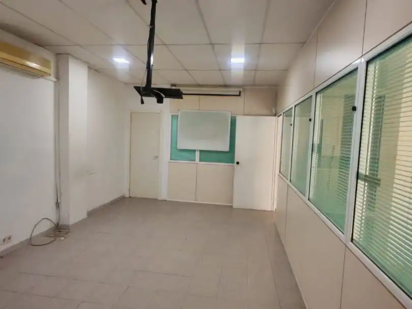 Local de lloguer en Torre-roja-Campreciós