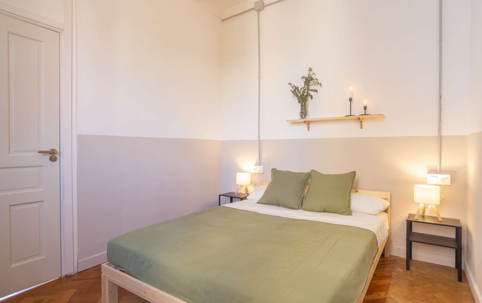 Bedroom of Flat for share in  Barcelona Capital  with Air Conditioner, Heating and Terrace