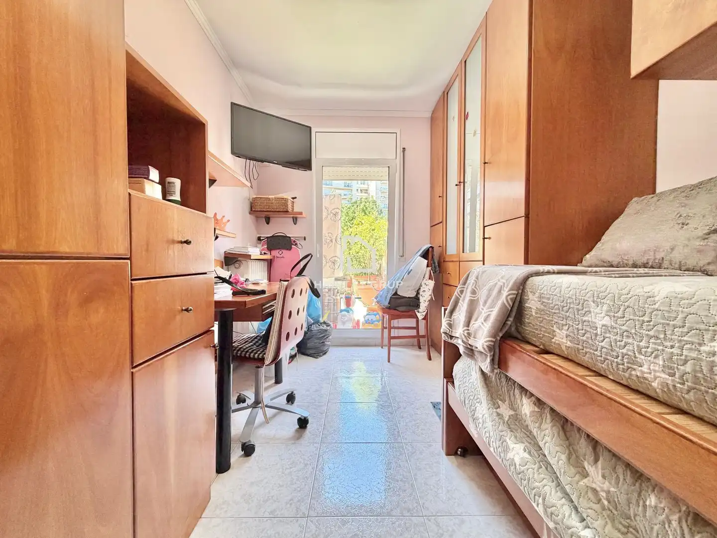 Dormitori de Pis en venda en Girona amb Aire condicionat, Calefacció i Terrassa