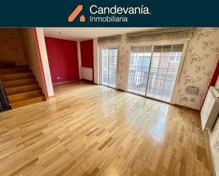 Vista exterior de Casa adosada en venda en Villanueva de Gállego amb Calefacció i Terrassa