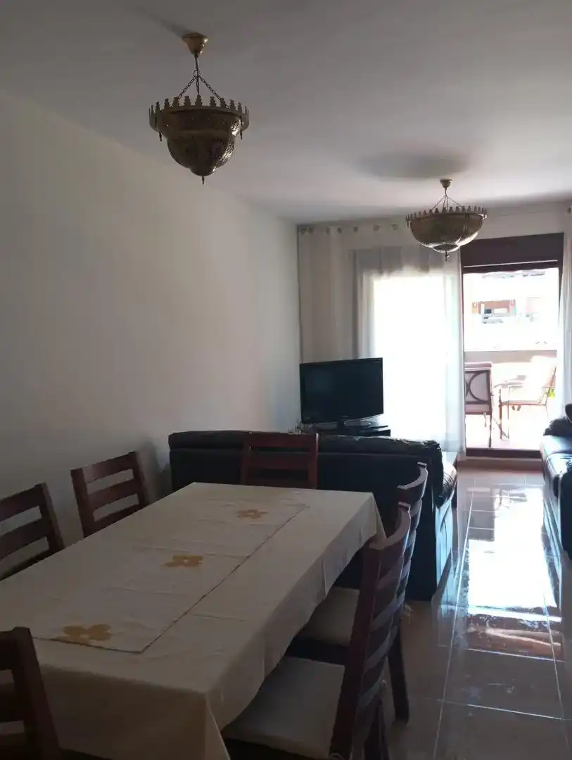 Wohnzimmer von Wohnung zur Miete in Estepona mit Klimaanlage und Schwimmbad