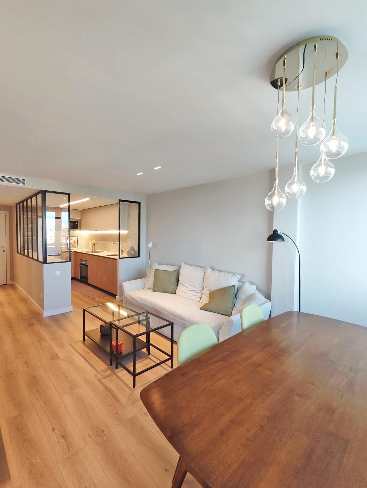 Sala d'estar de Pis de lloguer en Alicante / Alacant amb Aire condicionat, Jardí privat i Terrassa