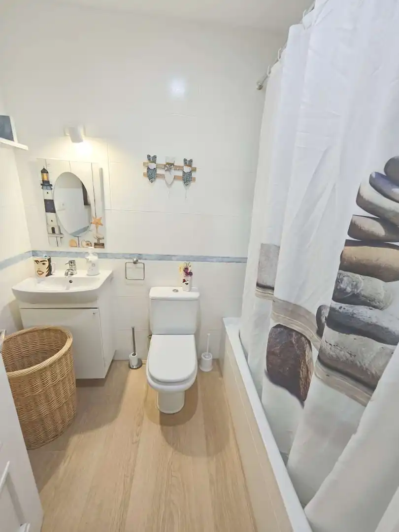 Baño de Planta baja en venta en Vélez-Málaga con Terraza, Piscina y Amueblado