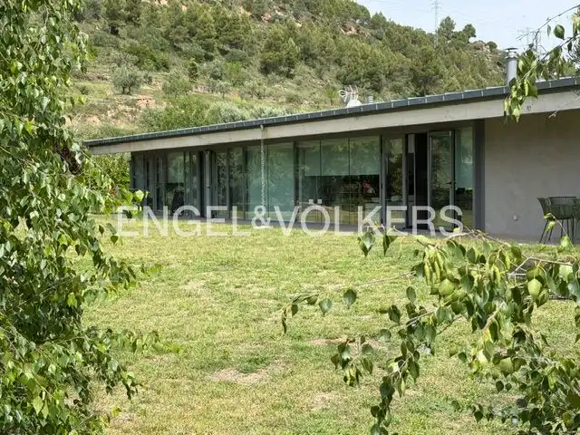 Vista exterior de Casa o xalet en venda en Callús amb Calefacció, Jardí privat i Terrassa
