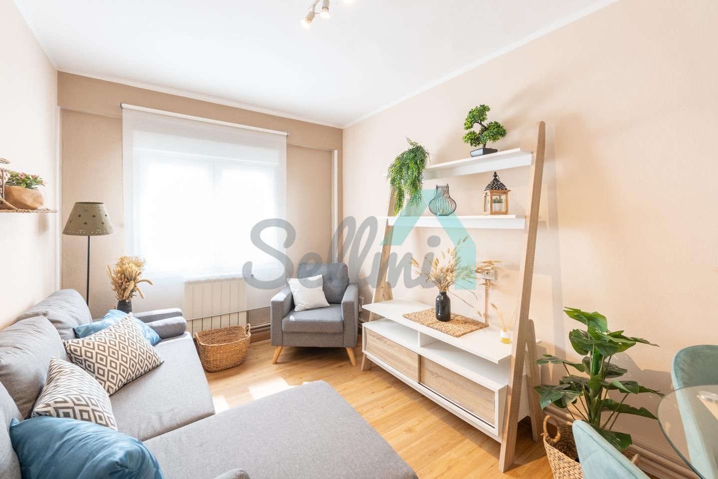 Sala de estar de Piso en venta en Oviedo  con Calefacción