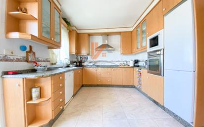 Kitchen of House or chalet for sale in Santiago de Compostela   with Private garden, Oven and Internet