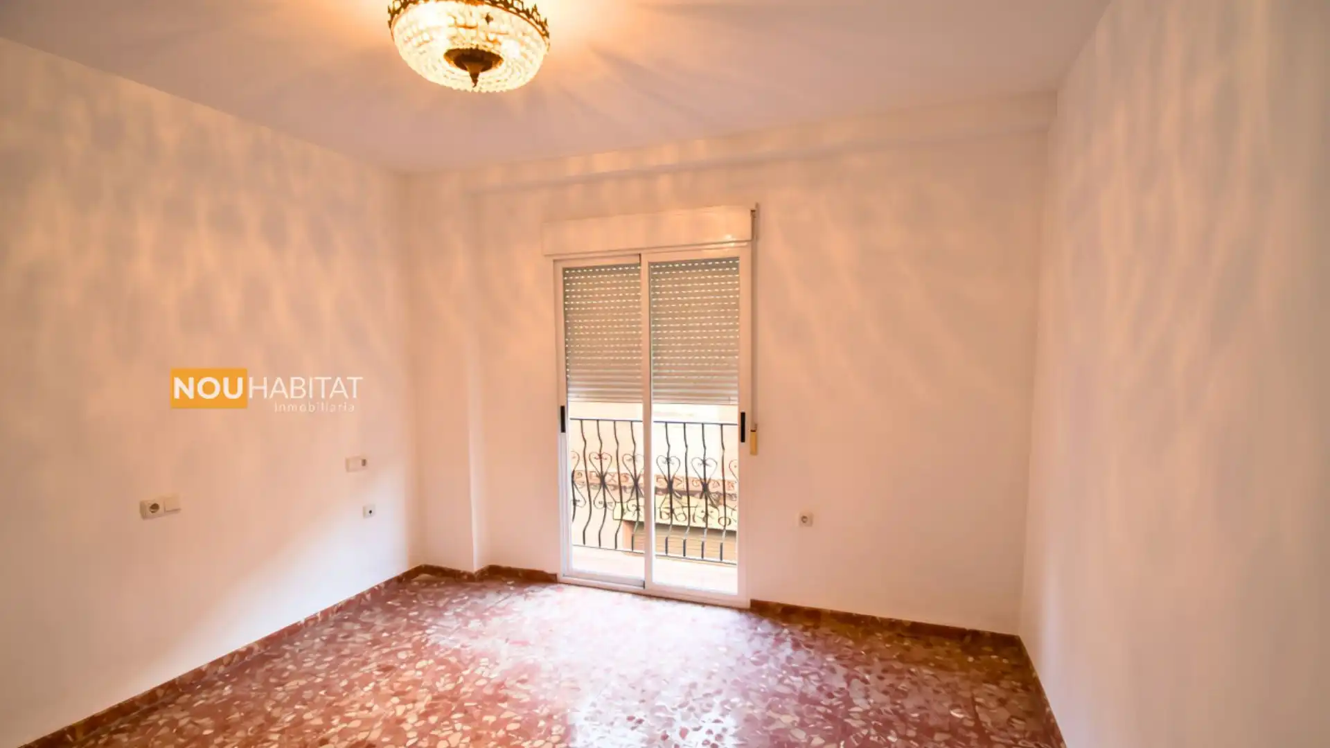 Schlafzimmer von Wohnung zur Miete in Montserrat mit Balkon