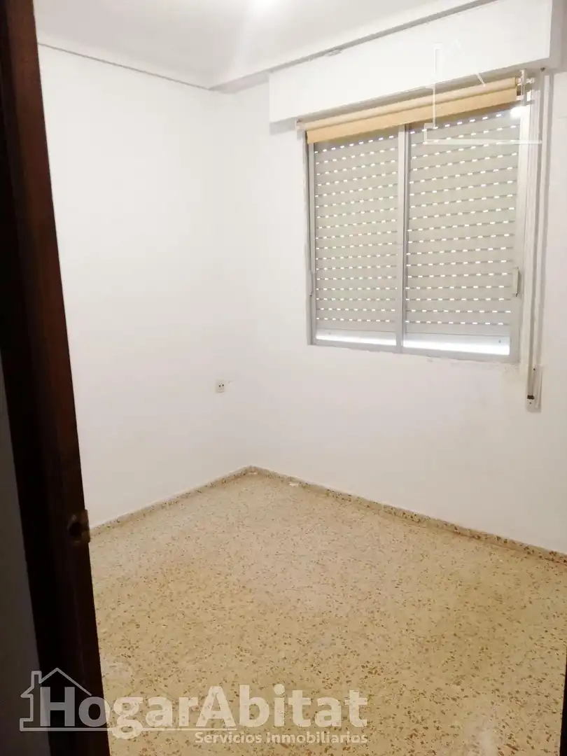 Schlafzimmer von Wohnung zum Verkauf in Castellón de la Plana / Castelló de la Plana mit Balkon