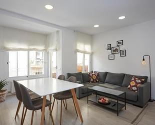 Sala d'estar de Apartament de lloguer en  Barcelona Capital amb Aire condicionat, Forn i Rentadora