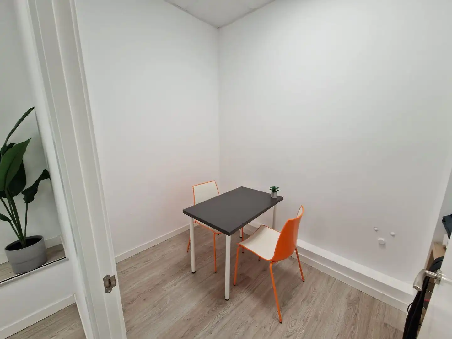 Büro zur Miete in Madrid mit Klimaanlage, Heizung und Internet