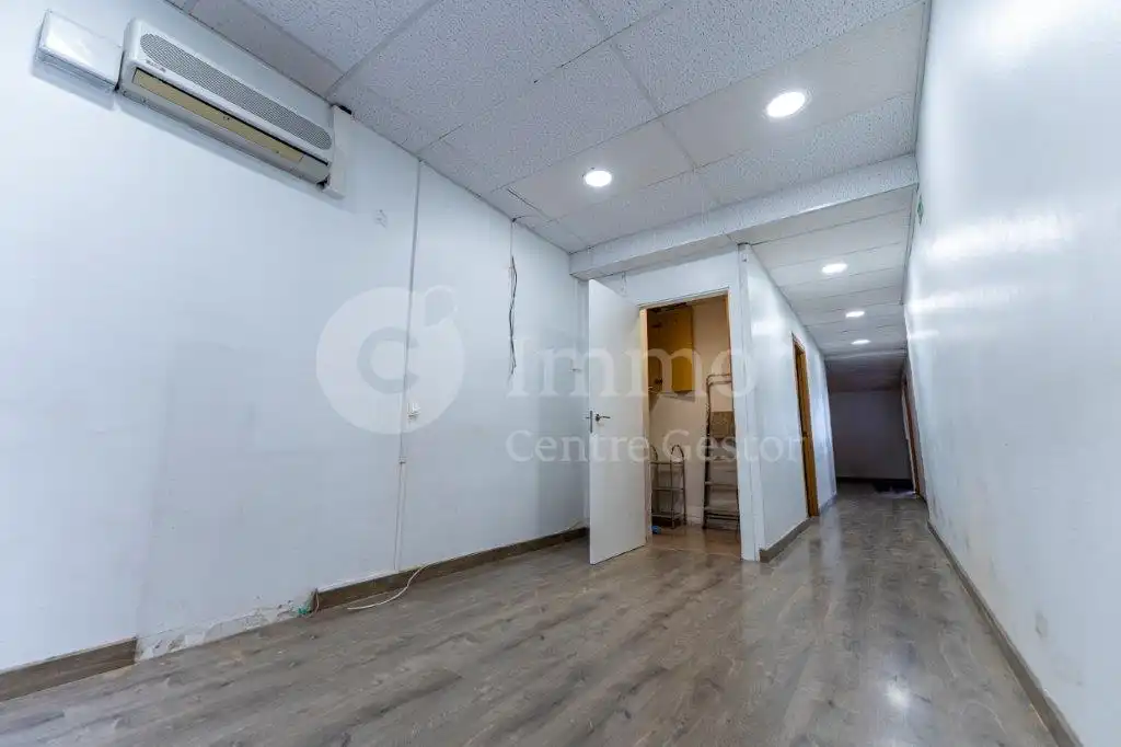 Business premises to rent in Carrer Enric Granados 24, imagen 6