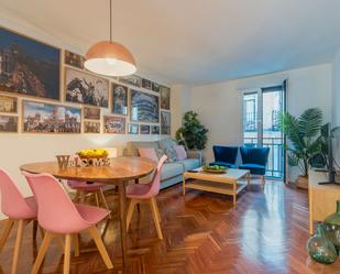 Sala d'estar de Apartament de lloguer en  Madrid Capital amb Aire condicionat, Calefacció i Moblat