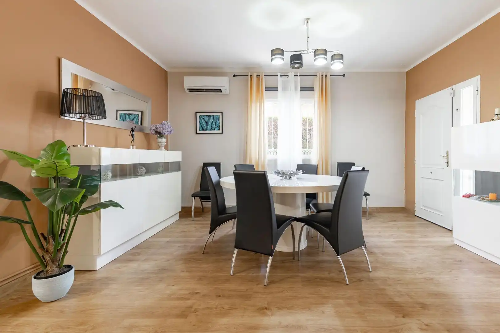 Comedor de Casa o chalet en venta en Montserrat con Aire acondicionado, Jardín privado y Terraza