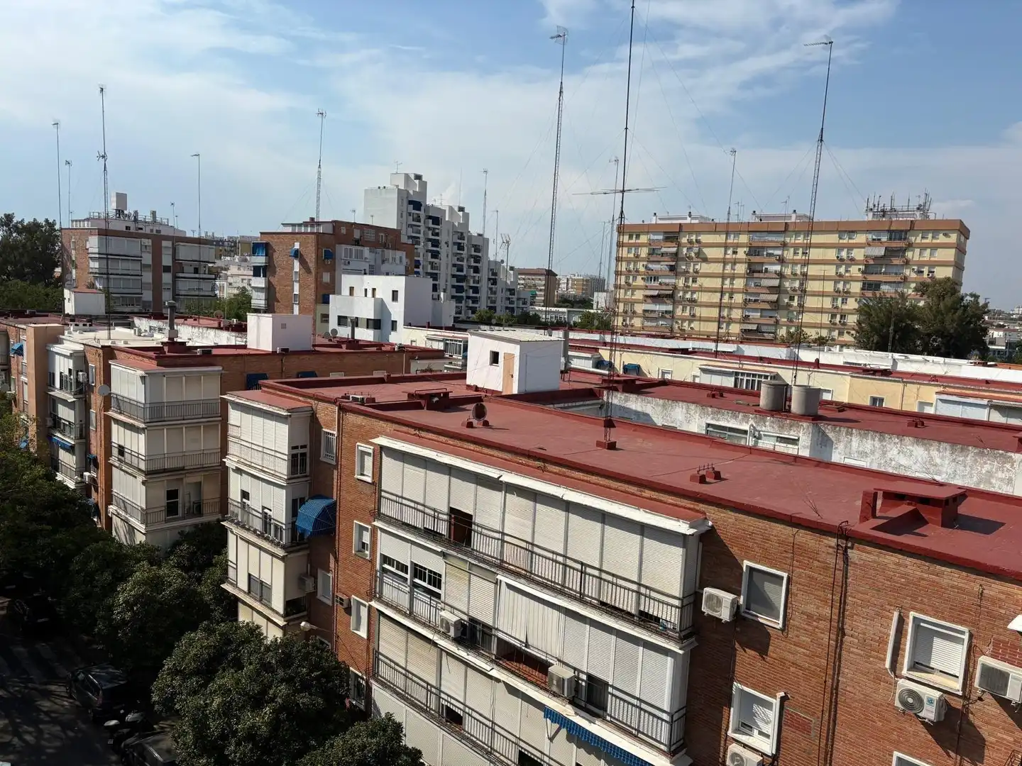 Vista exterior de Pis de lloguer en Sevilla amb Aire condicionat, Moblat i Balcó