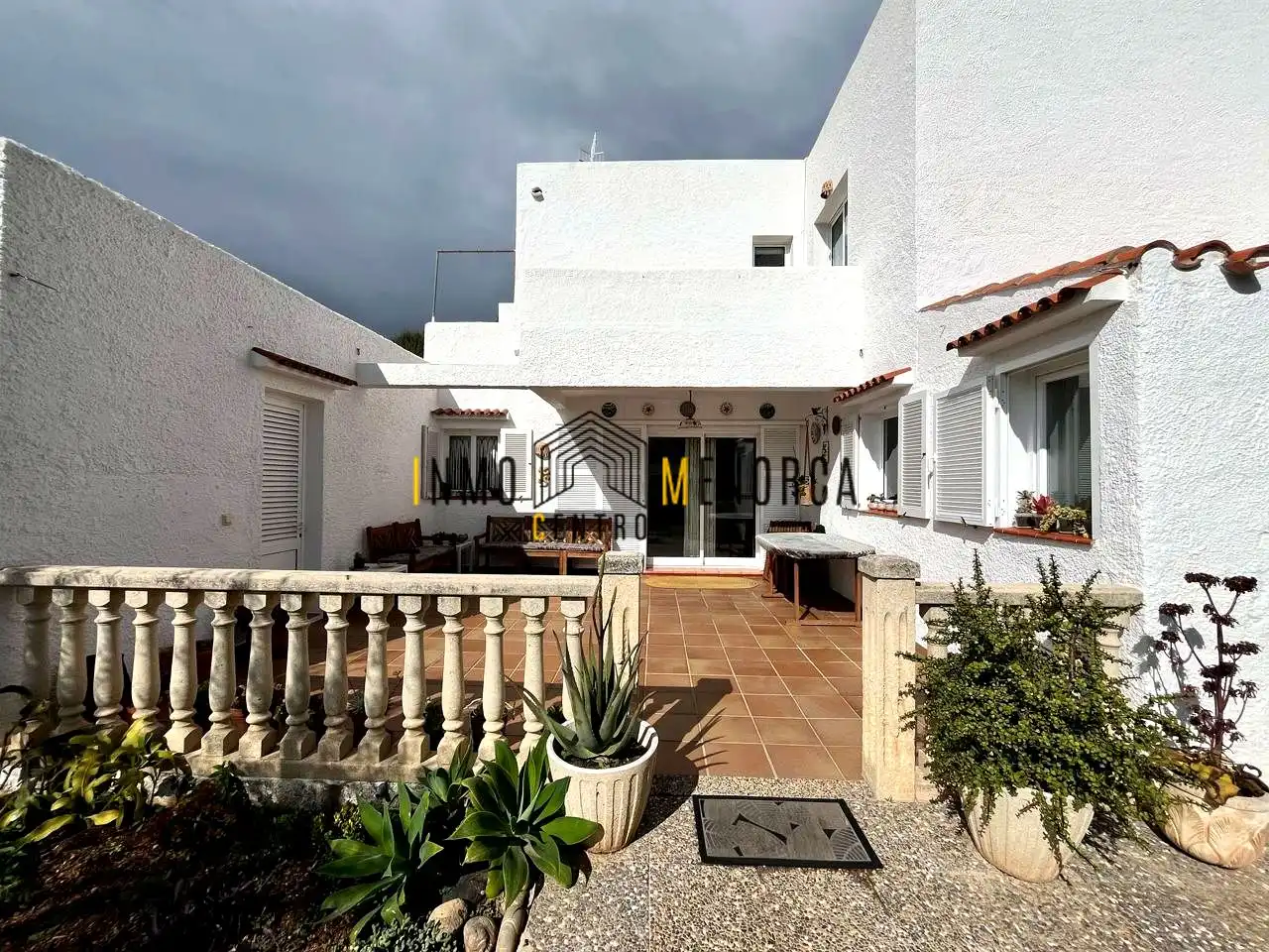 Vista exterior de Casa adosada en venda en Ciutadella de Menorca amb Jardí privat i Terrassa