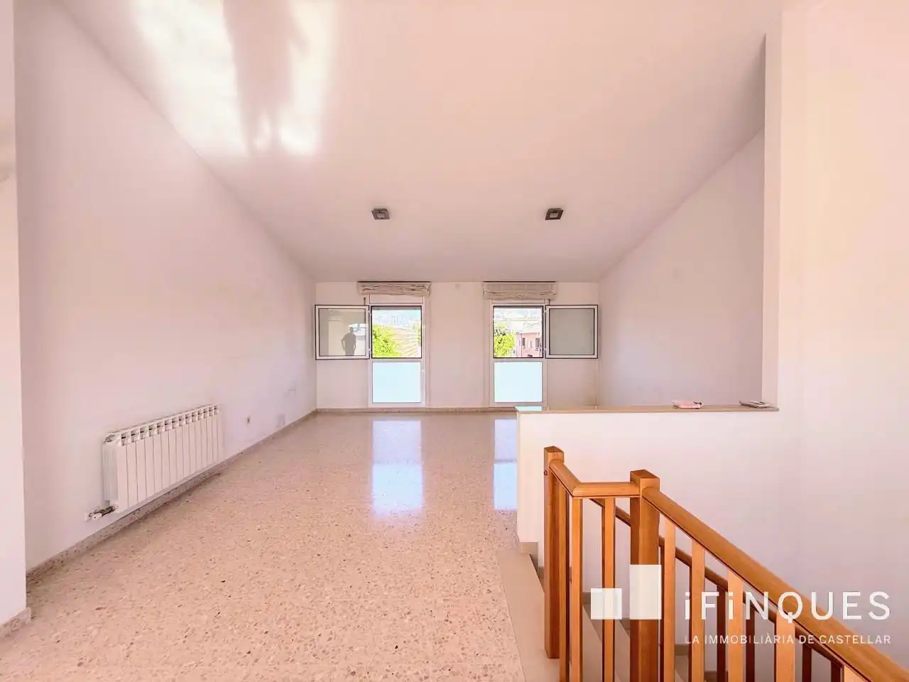 Sala de estar de Casa o chalet en venta en Castellar del Vallès con Aire acondicionado, Calefacción y Jardín privado