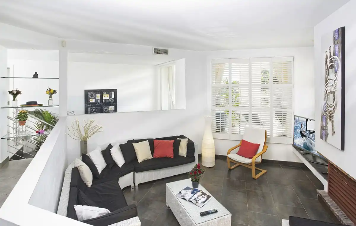Sala de estar de Casa o chalet en venta en Marbella con Aire acondicionado, Jardín privado y Terraza