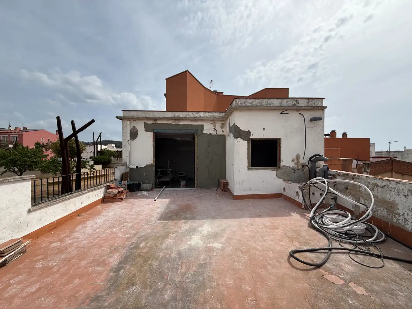 Vista exterior de Àtic en venda en Sant Feliu de Guíxols amb Terrassa