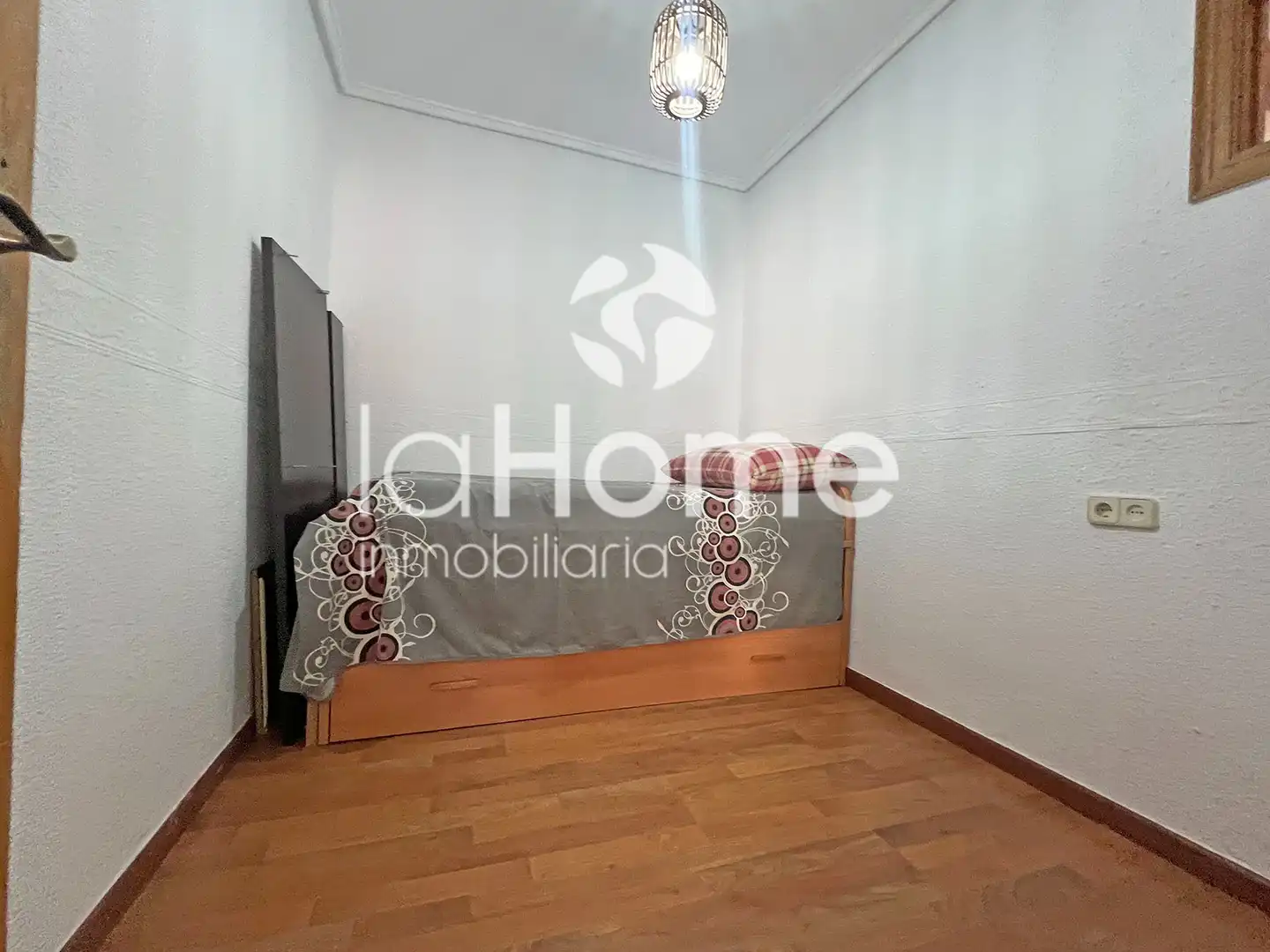 Flat for sale in Paterna  with Parquet flooring, Terrace and Storage room