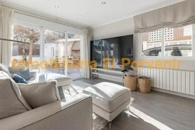 Living room of Houses for sale in Torrent  with Air Conditioner, Heating and Private garden