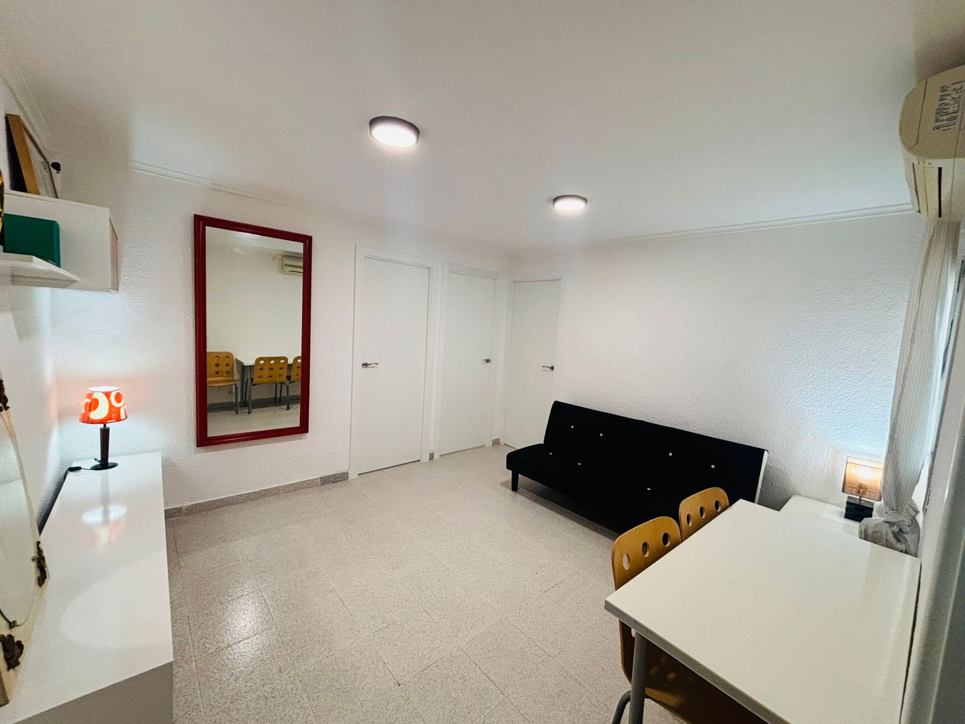 Flat to rent in L'Hospitalet de Llobregat  with Air Conditioner, Furnished and Oven