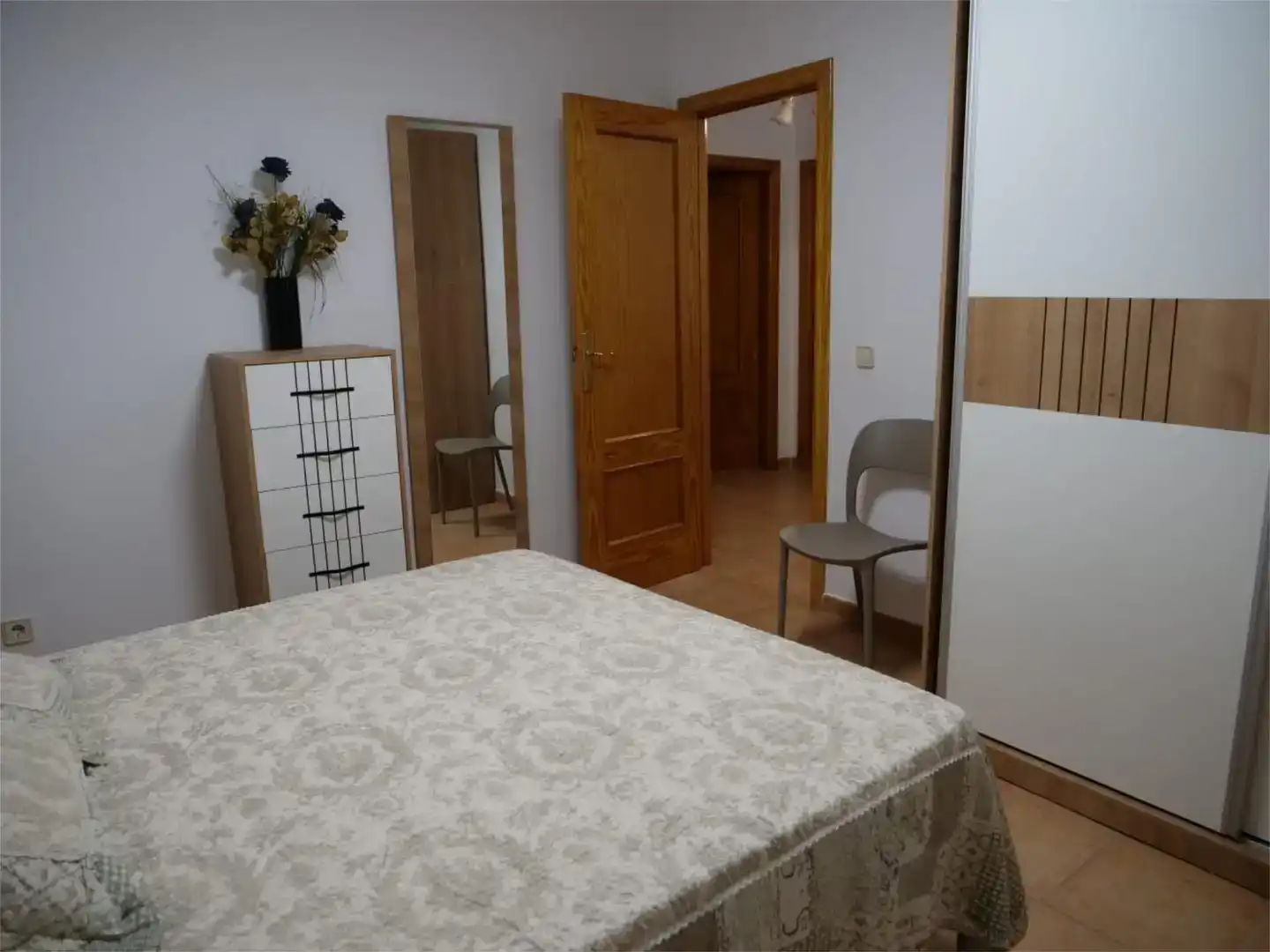 Schlafzimmer von Wohnung zur Miete in Baeza mit Privatgarten, Abstellraum und Möbliert