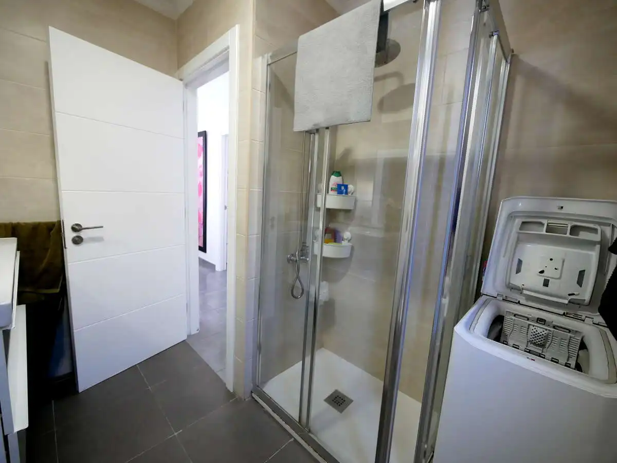 Baño de Piso en venta en Arrecife con Aire acondicionado, Terraza y Trastero