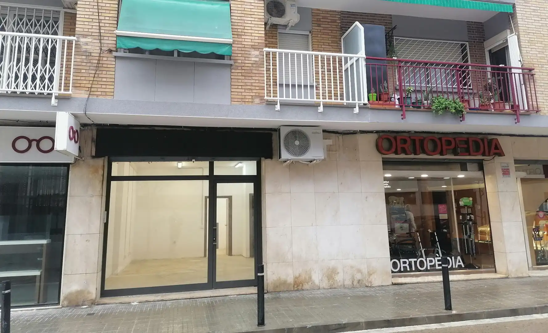 Local de alquiler en Cornellà de Llobregat con Aire acondicionado