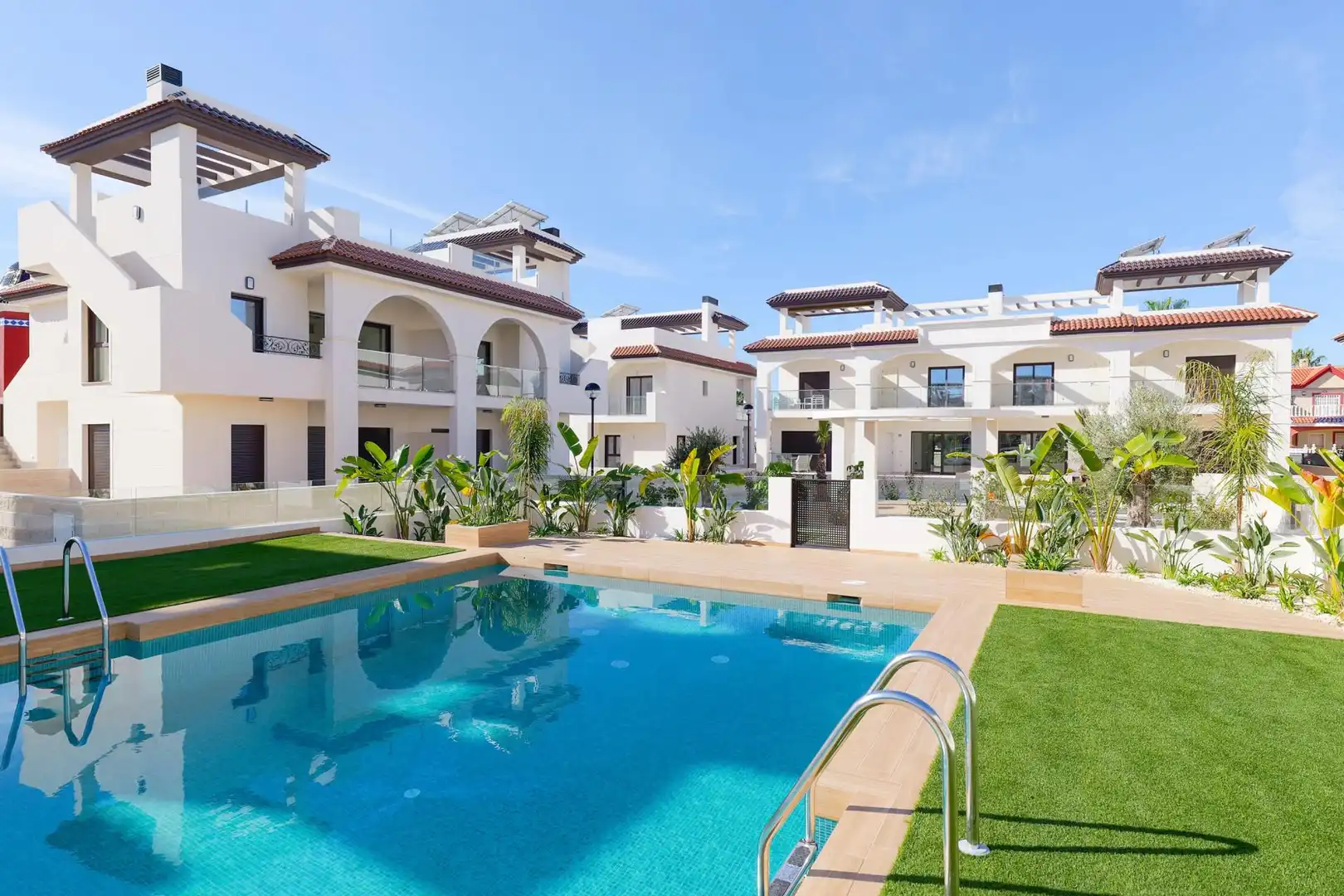 Vista exterior de Casa o xalet en venda en Rojales amb Piscina comunitària