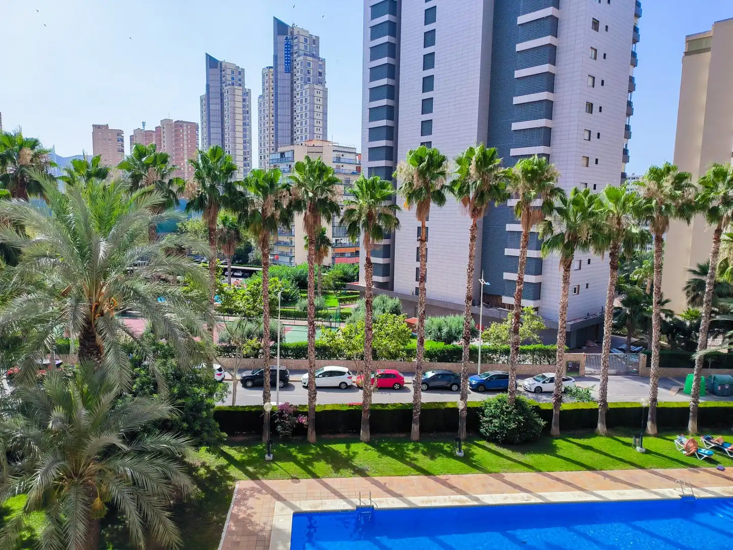 Vista exterior de Apartament en venda en Benidorm amb Calefacció, Moblat i Piscina comunitària