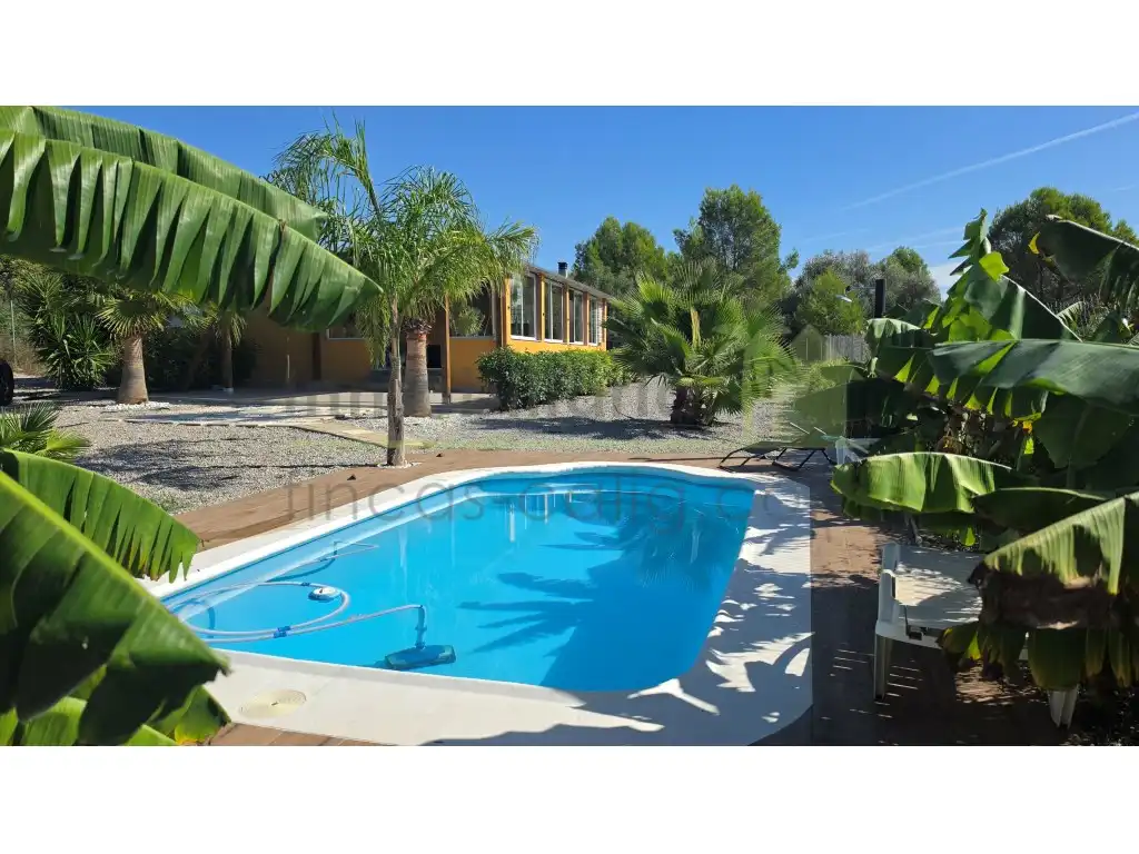 Casa rústica con piscina en venta en Plaza Fabriques